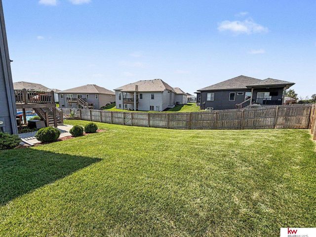 925 Elm Circle, Springfield, NE 68059