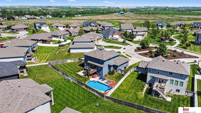 925 Elm Circle, Springfield, NE 68059
