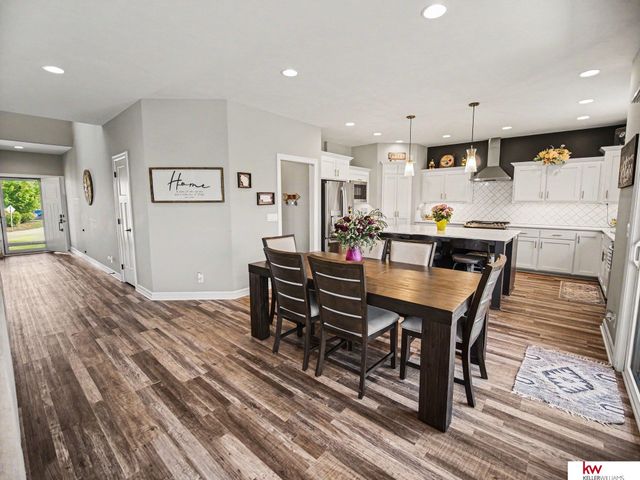 925 Elm Circle, Springfield, NE 68059