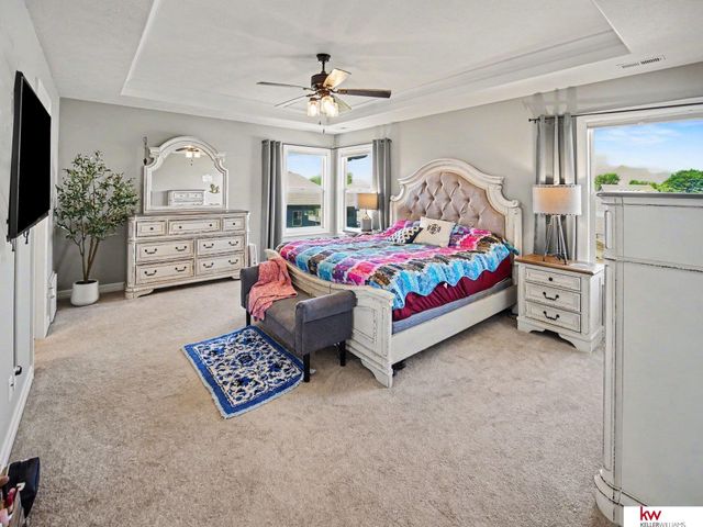 925 Elm Circle, Springfield, NE 68059