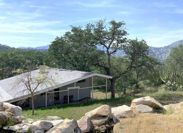 43669 Skyline Drive, Three Rivers, CA 93271