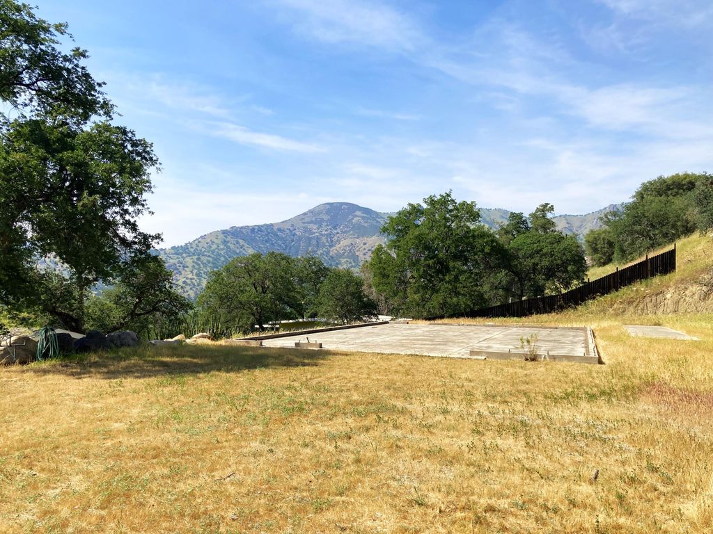 Image 29 of property listing at 43669 Skyline Drive, Three Rivers, CA 93271
