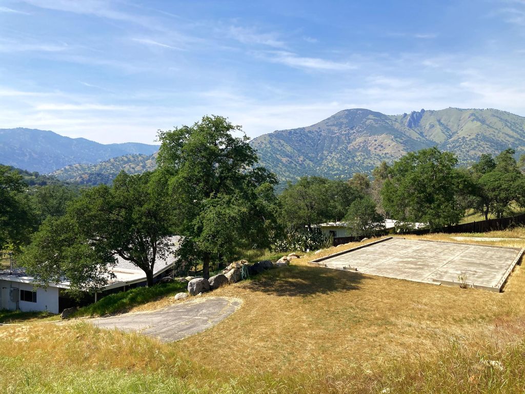 Image 30 of property listing at 43669 Skyline Drive, Three Rivers, CA 93271