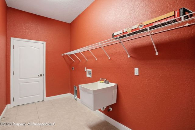 7190 Bahama Swallow Avenue, Weeki Wachee, FL 34613