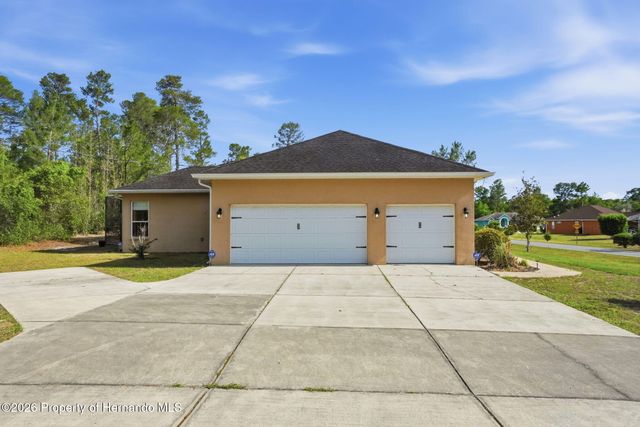 7190 Bahama Swallow Avenue, Weeki Wachee, FL 34613