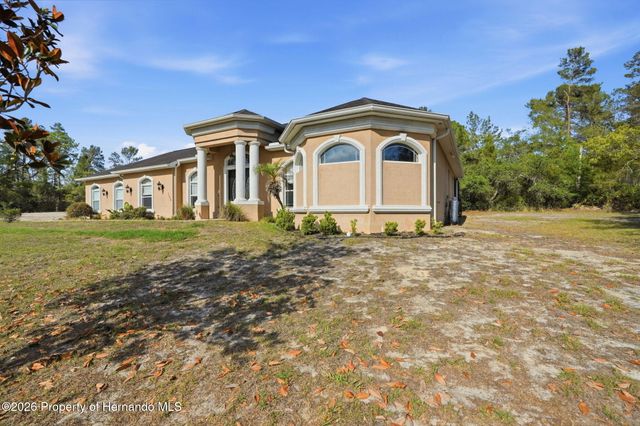 7190 Bahama Swallow Avenue, Weeki Wachee, FL 34613