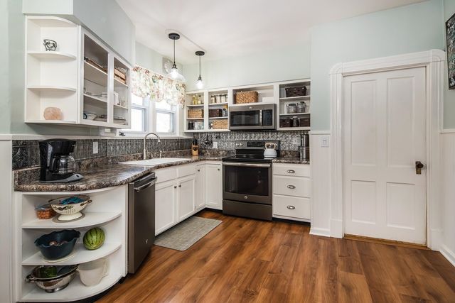 76 South Street, Proctor, VT 05765