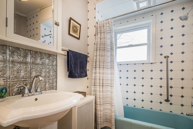 76 South Street, Proctor, VT 05765