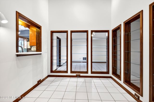 1666 VILLAGE Way, Orange Park, FL 32073