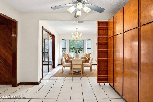 1666 VILLAGE Way, Orange Park, FL 32073