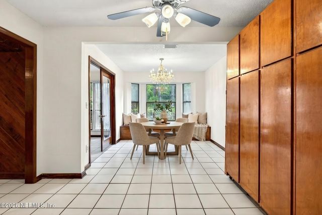 1666 VILLAGE Way, Orange Park, FL 32073