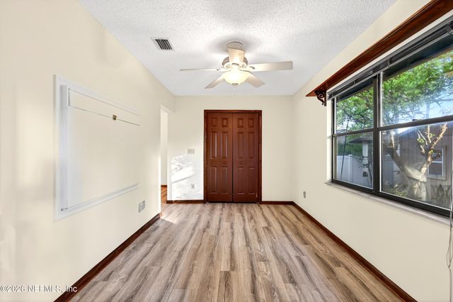 1666 VILLAGE Way, Orange Park, FL 32073