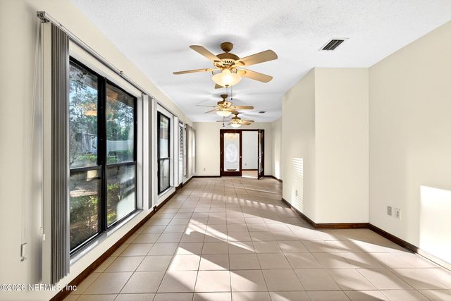 1666 VILLAGE Way, Orange Park, FL 32073