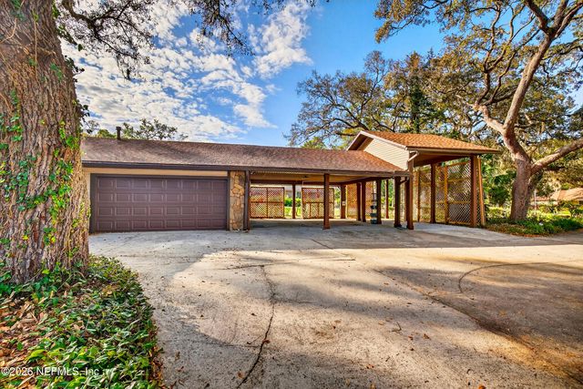 1666 VILLAGE Way, Orange Park, FL 32073