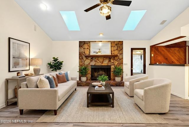 1666 VILLAGE Way, Orange Park, FL 32073