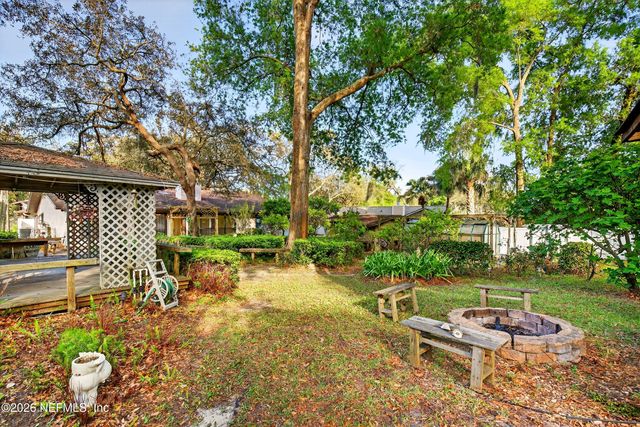 1666 VILLAGE Way, Orange Park, FL 32073