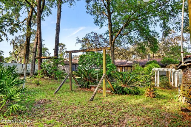 1666 VILLAGE Way, Orange Park, FL 32073