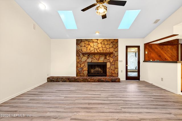 1666 VILLAGE Way, Orange Park, FL 32073