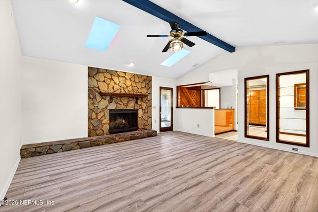 1666 VILLAGE Way, Orange Park, FL 32073