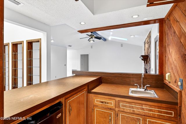 1666 VILLAGE Way, Orange Park, FL 32073