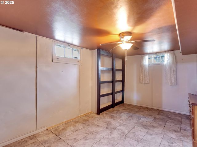 1915 Ne 148TH Ave, Portland, OR 97230