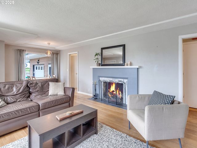 1915 Ne 148TH Ave, Portland, OR 97230