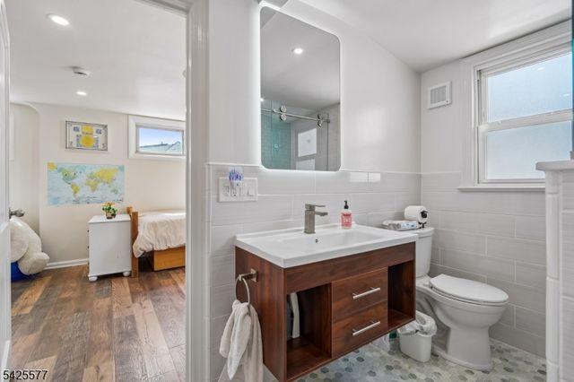 5 Swayze St, West Orange Twp., NJ 07052