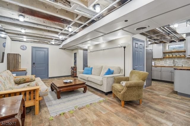 5 Swayze St, West Orange Twp., NJ 07052