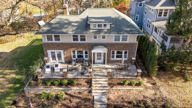 8 Bella Vista, Iowa City, IA 52245