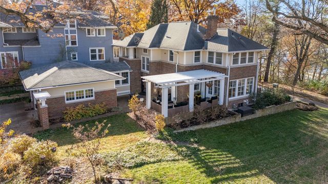 8 Bella Vista, Iowa City, IA 52245