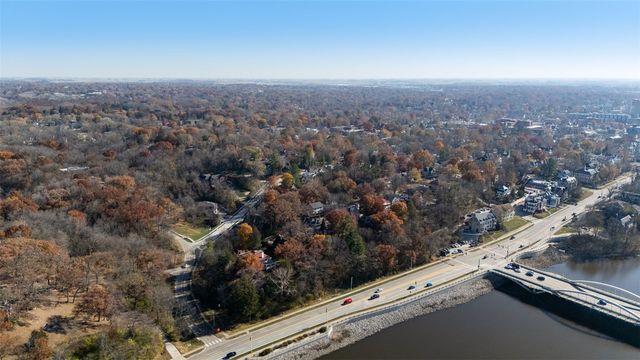 8 Bella Vista, Iowa City, IA 52245