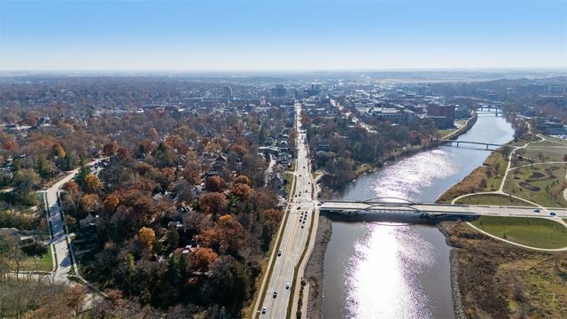 8 Bella Vista, Iowa City, IA 52245