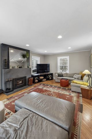 8 Bella Vista, Iowa City, IA 52245