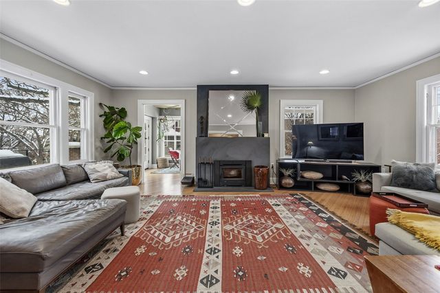 8 Bella Vista, Iowa City, IA 52245