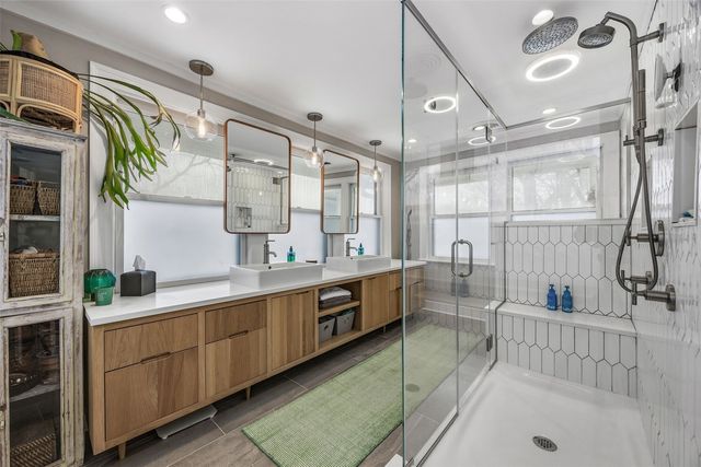 8 Bella Vista, Iowa City, IA 52245