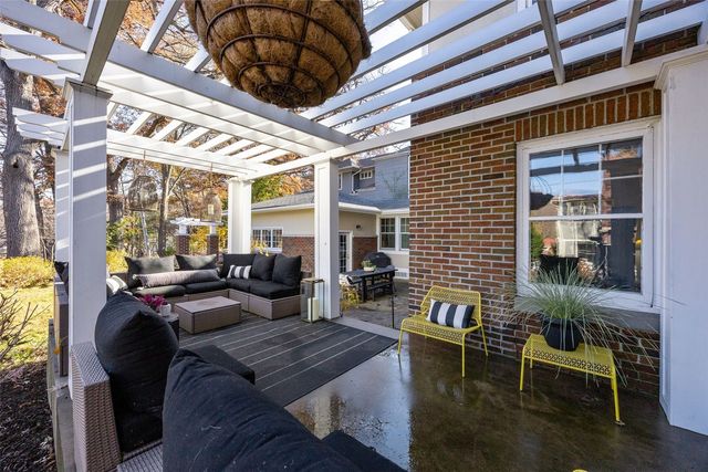 8 Bella Vista, Iowa City, IA 52245