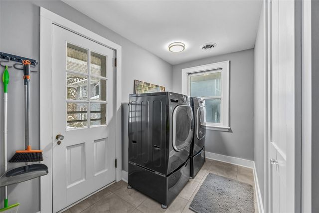 8 Bella Vista, Iowa City, IA 52245