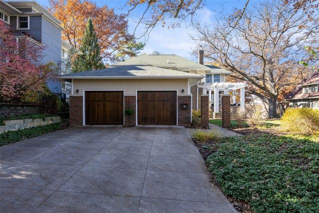 8 Bella Vista, Iowa City, IA 52245