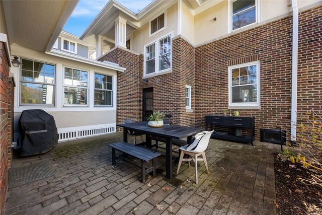 8 Bella Vista, Iowa City, IA 52245