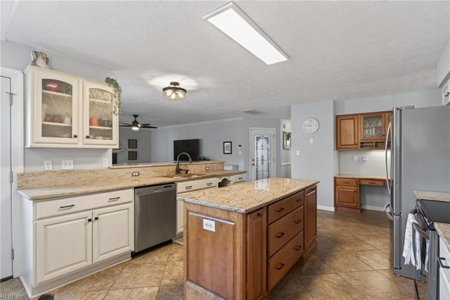 100 Hatcher CT, Yorktown, VA 23693