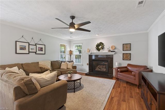 100 Hatcher CT, Yorktown, VA 23693
