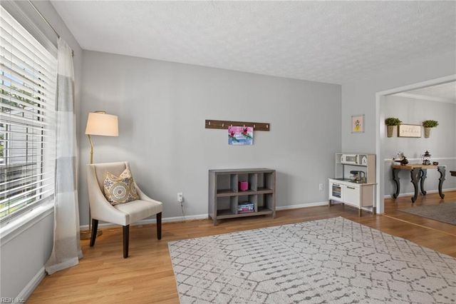 100 Hatcher CT, Yorktown, VA 23693