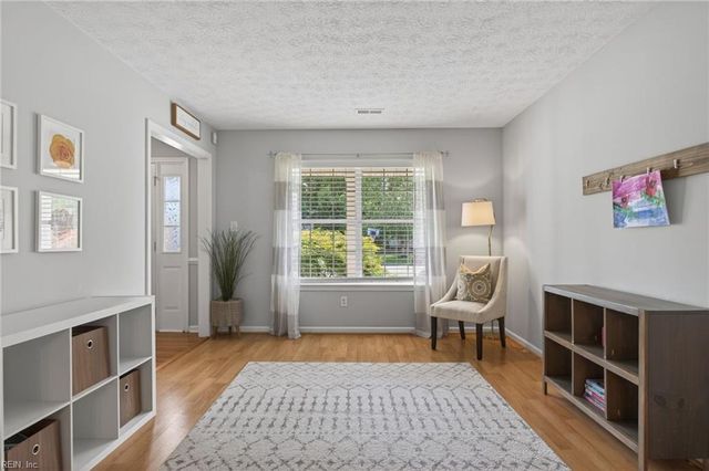 100 Hatcher CT, Yorktown, VA 23693