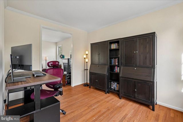 35580 SASSAFRAS DR, Round Hill, VA 20141
