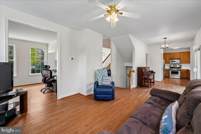 35580 SASSAFRAS DR, Round Hill, VA 20141
