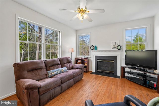 35580 SASSAFRAS DR, Round Hill, VA 20141