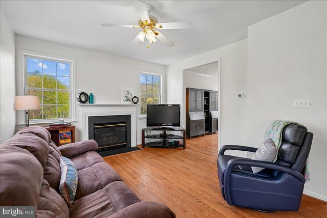35580 SASSAFRAS DR, Round Hill, VA 20141