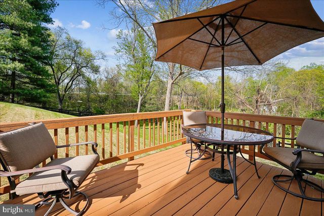 35580 SASSAFRAS DR, Round Hill, VA 20141