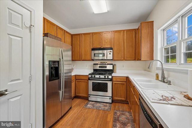 35580 SASSAFRAS DR, Round Hill, VA 20141