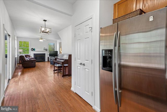 35580 SASSAFRAS DR, Round Hill, VA 20141
